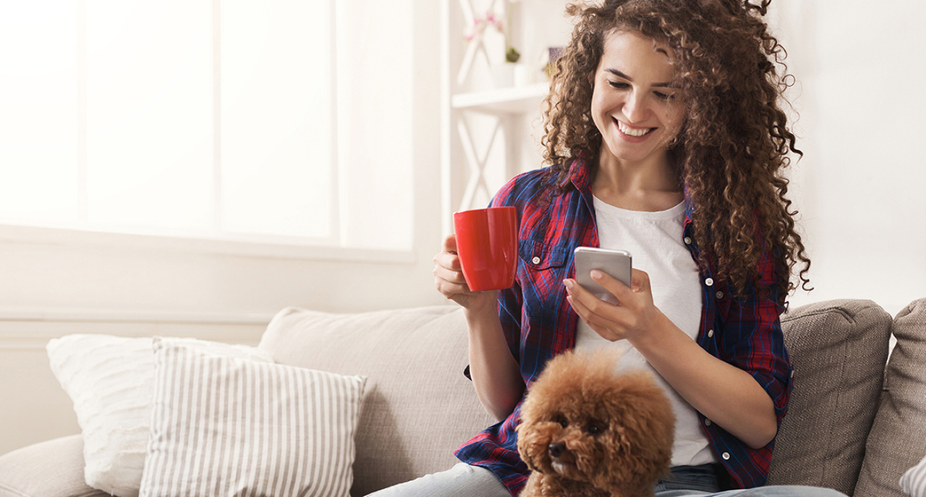 Jak wybrać idealny narożnik do salonu? Praktyczny poradnik od DomoHome